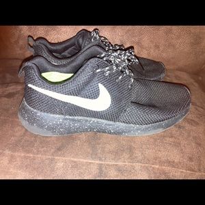 Nike tennis shoes